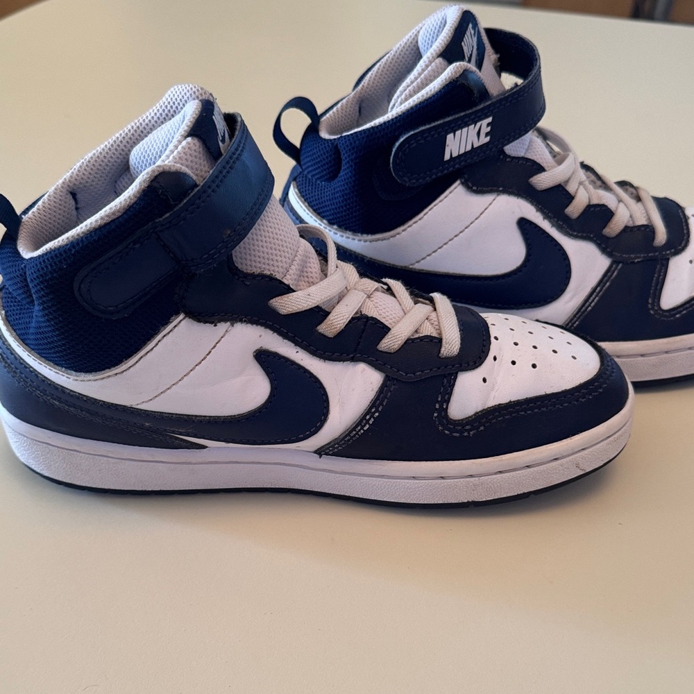 Nike Court Borough Mid 2 Sneakers GS, Boys 2.5Y